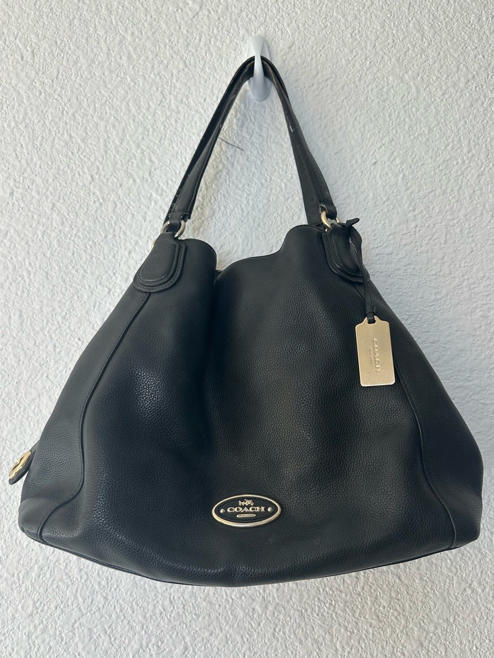 Authentic Coach Edie Shoulder Bag in classic Black Refined Pebbled Leather